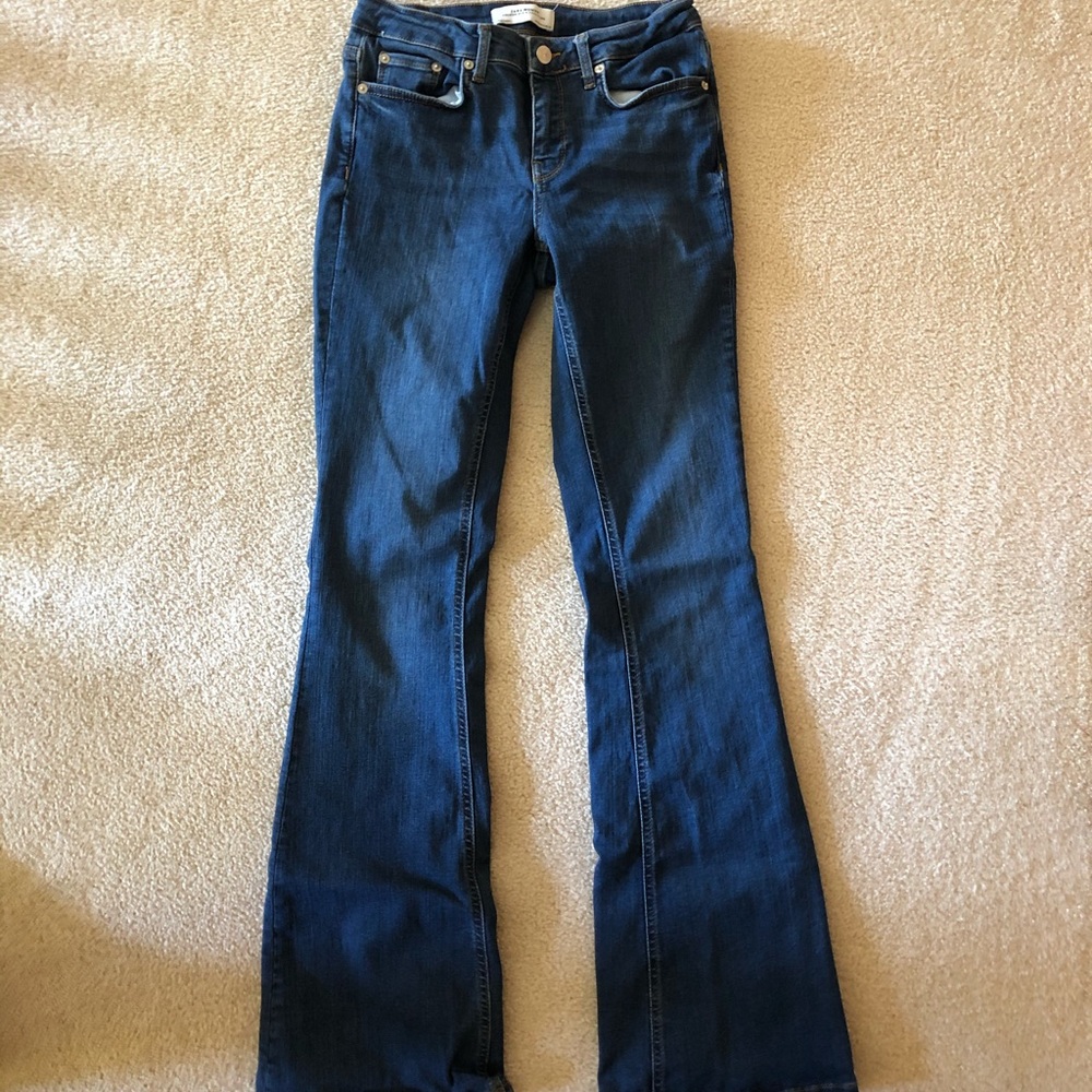 Zara wide legged jeans so cute!! And comfy